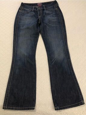 Wrangler Premium Patch Retro Mae jeans. Size 30 tall.